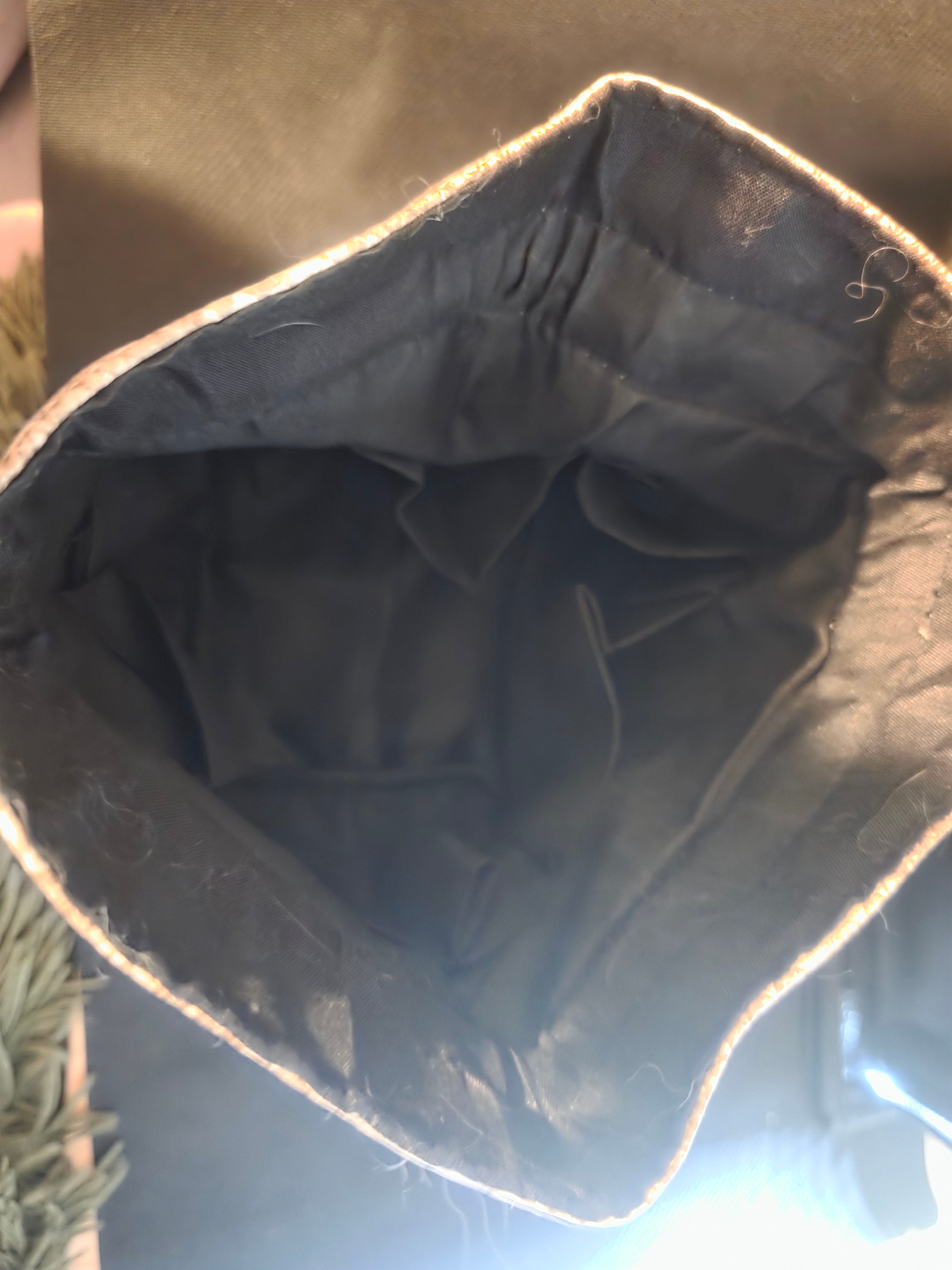 Dragon dice bag