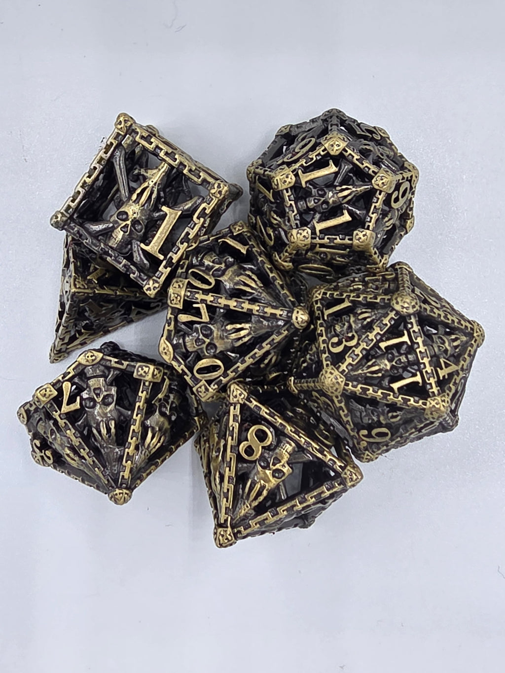 Hollow skull dice set