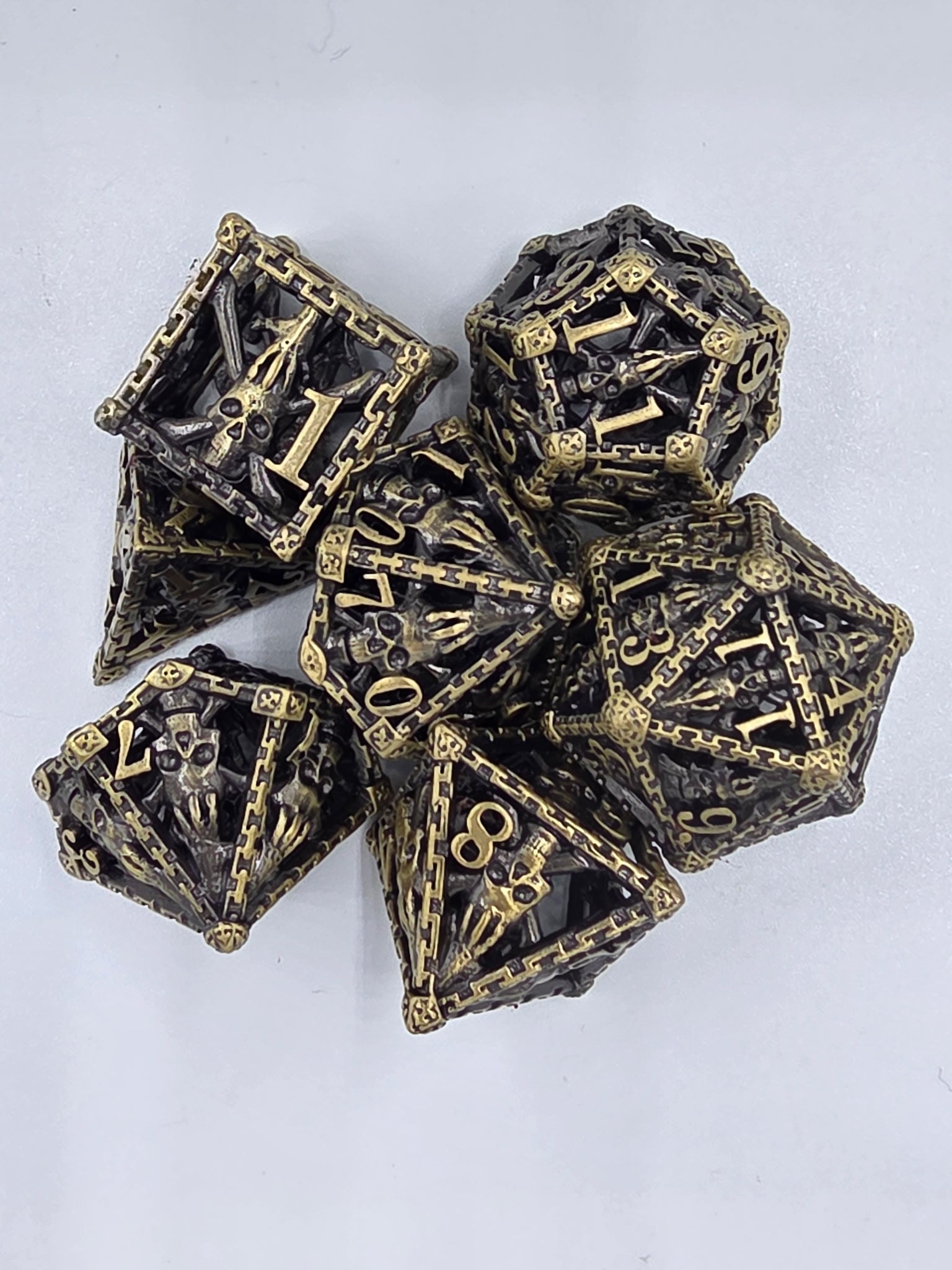 Hollow skull dice set