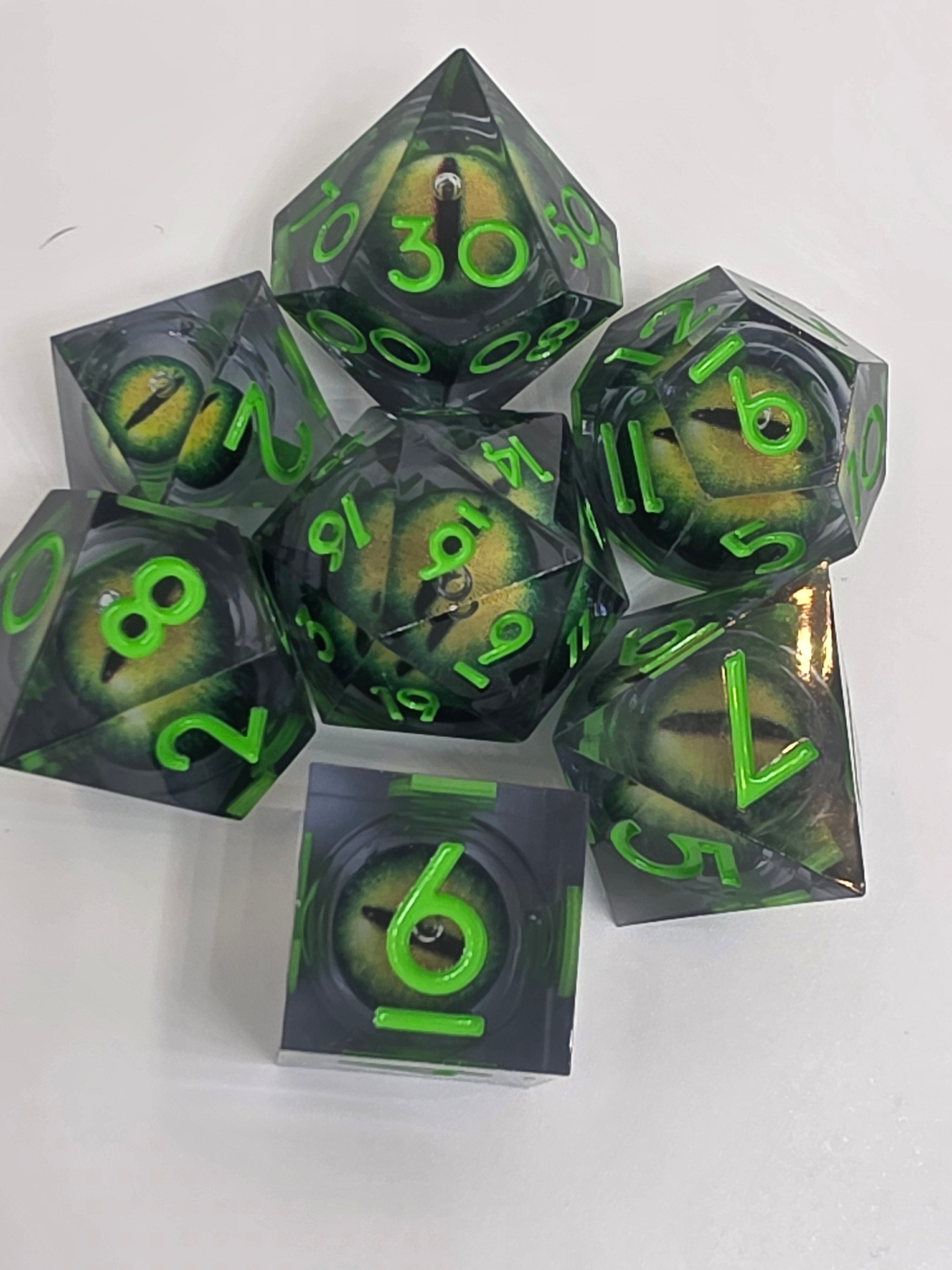 Eye of the Beholder’s Kin liquid core dice set