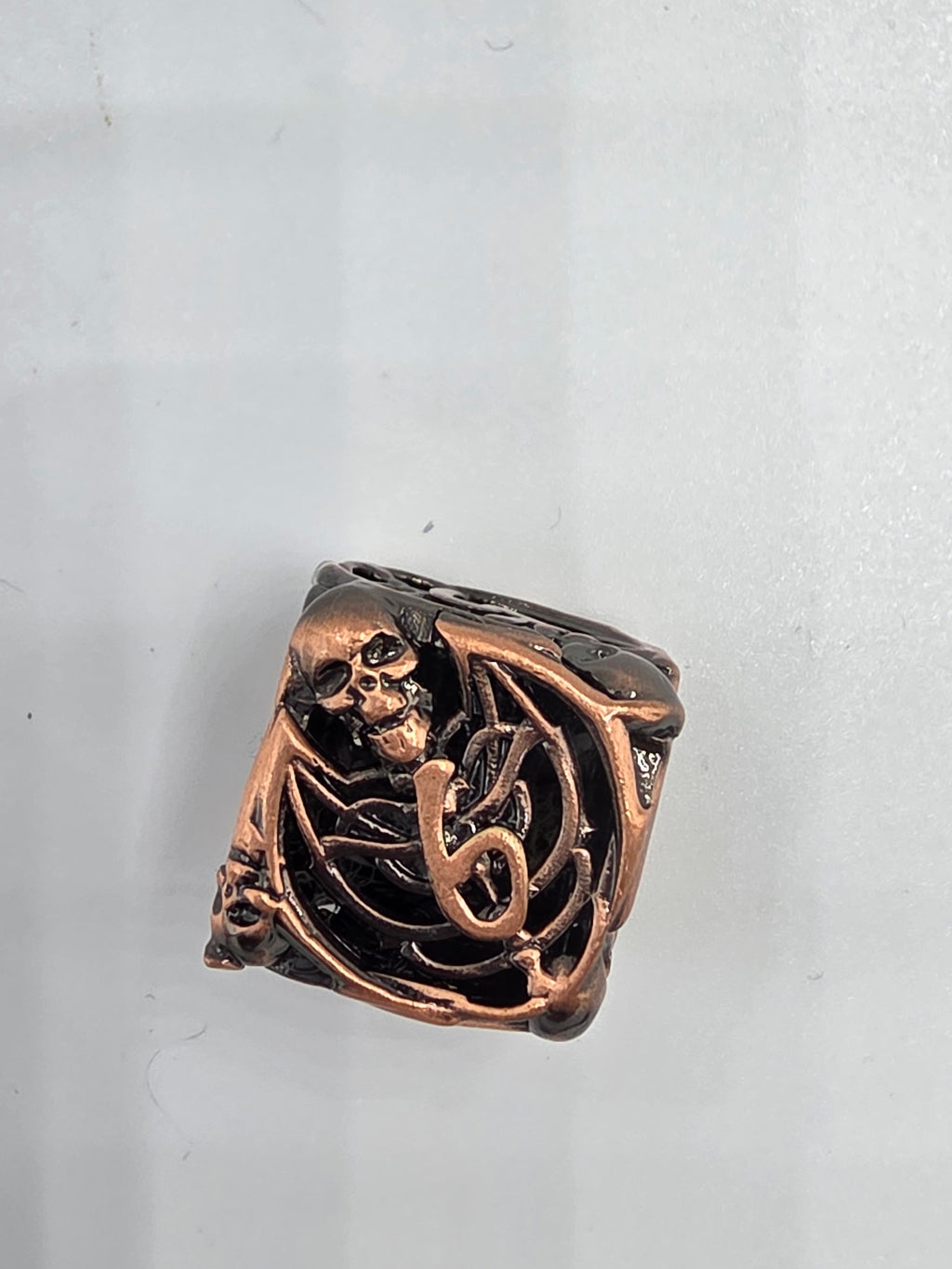 Hollow gold skeleton dice set