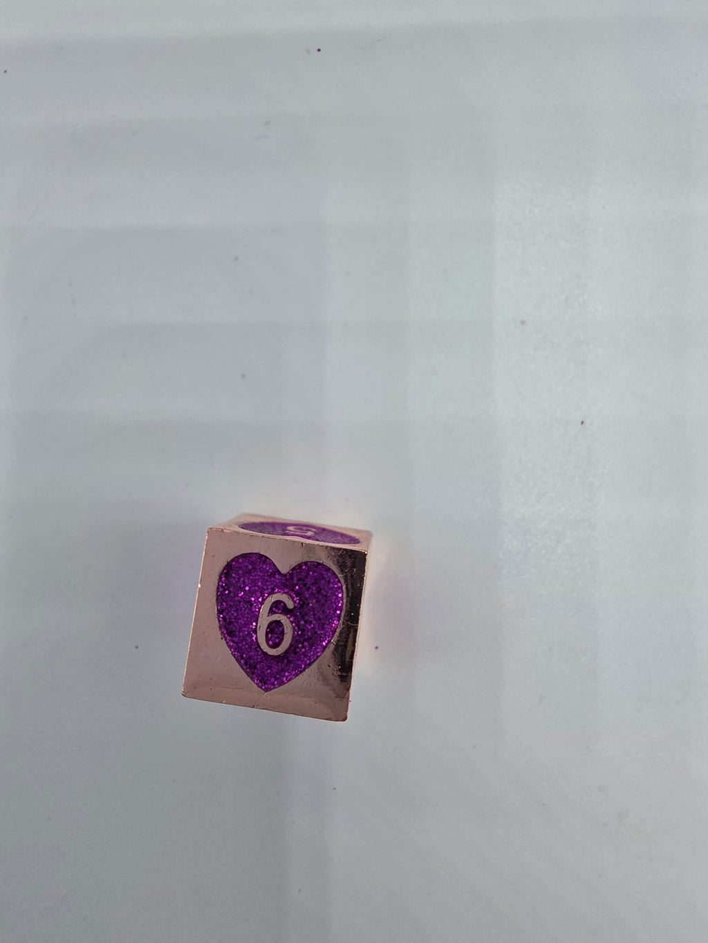 Heart-shaped glitter dice set