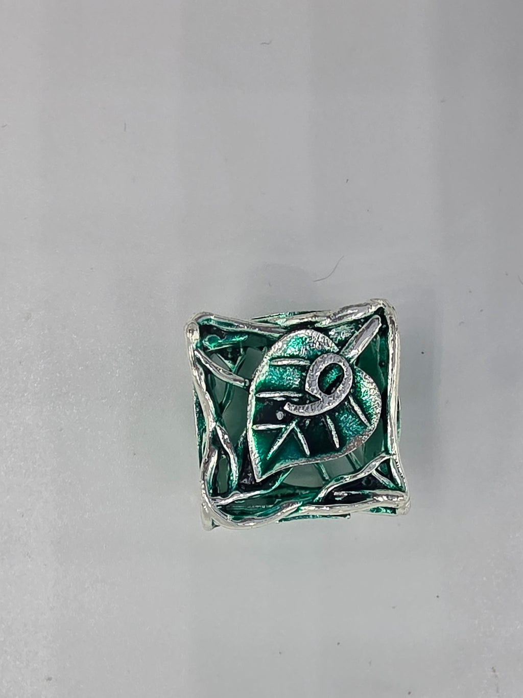 Hollow green leaf dice set