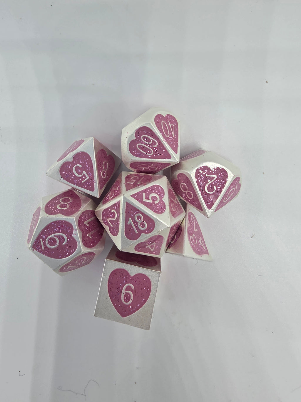 Heart-shaped glitter dice set