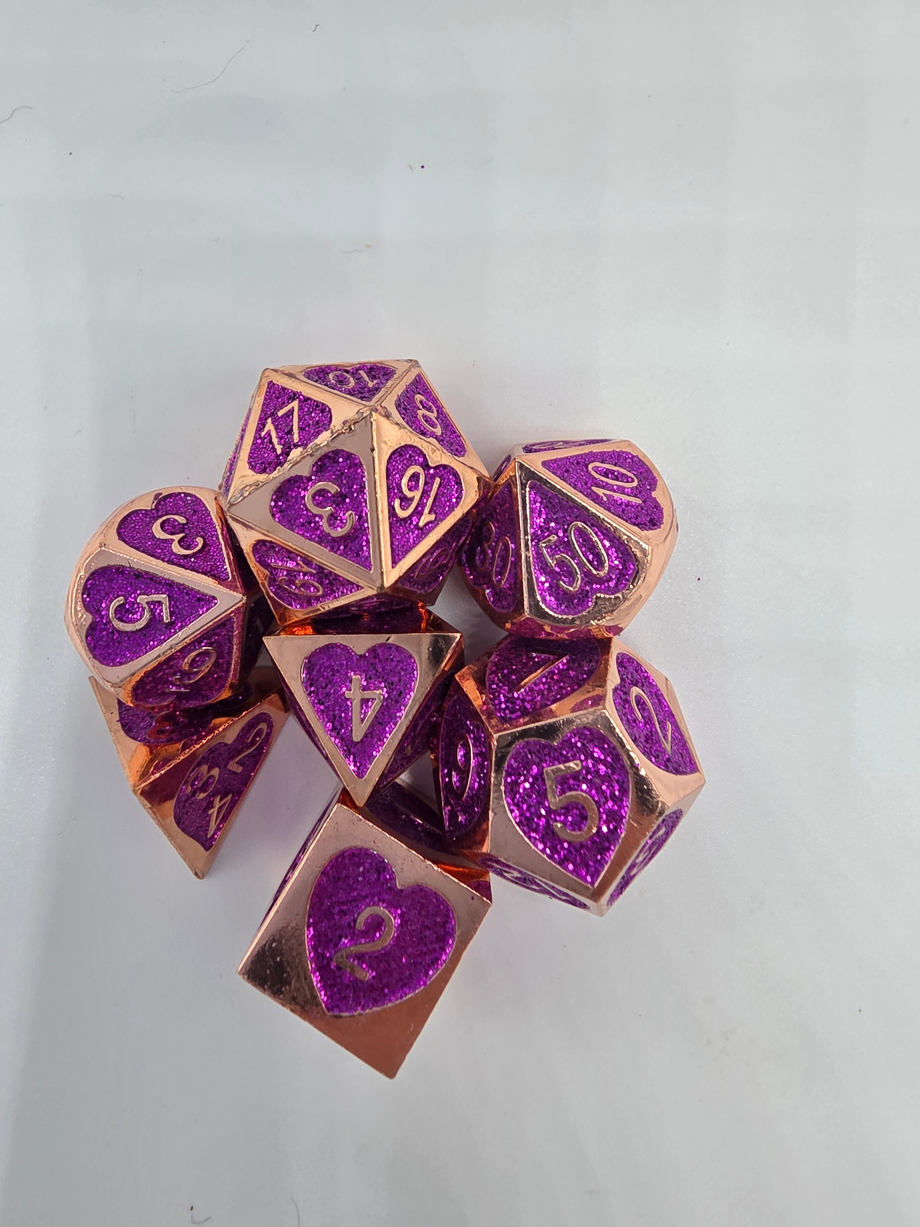 Heart-shaped glitter dice set