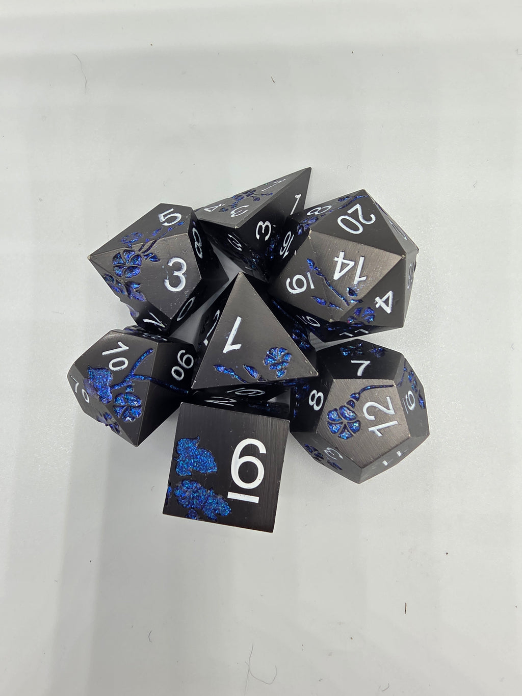 Glitter flower dice set