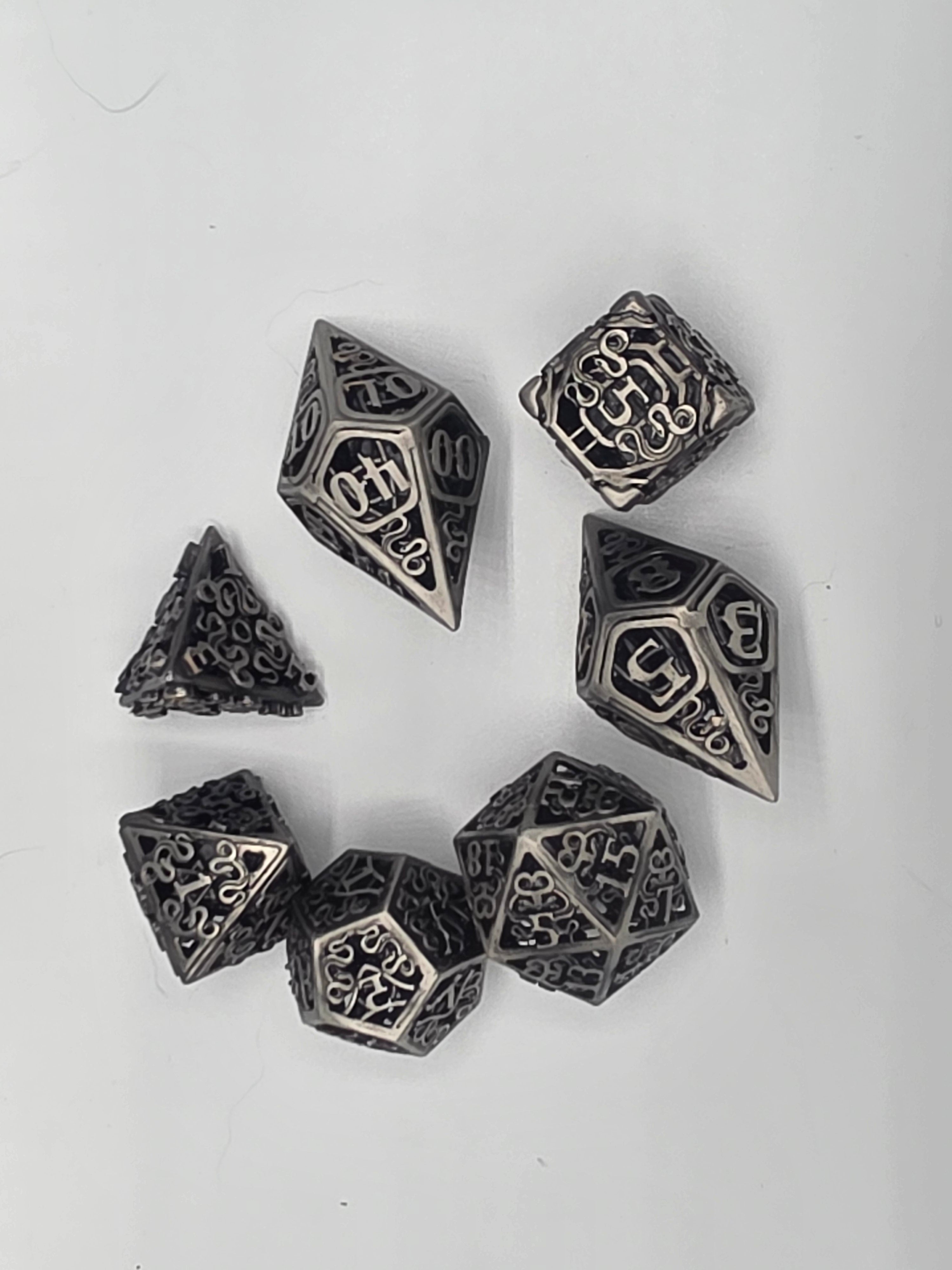 Hollow snake dice set